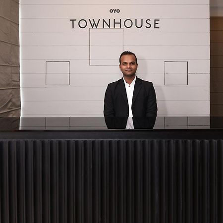 Townhouse Function Inn Near Chaudhary Charan Singh International Airport 勒克瑙 外观 照片