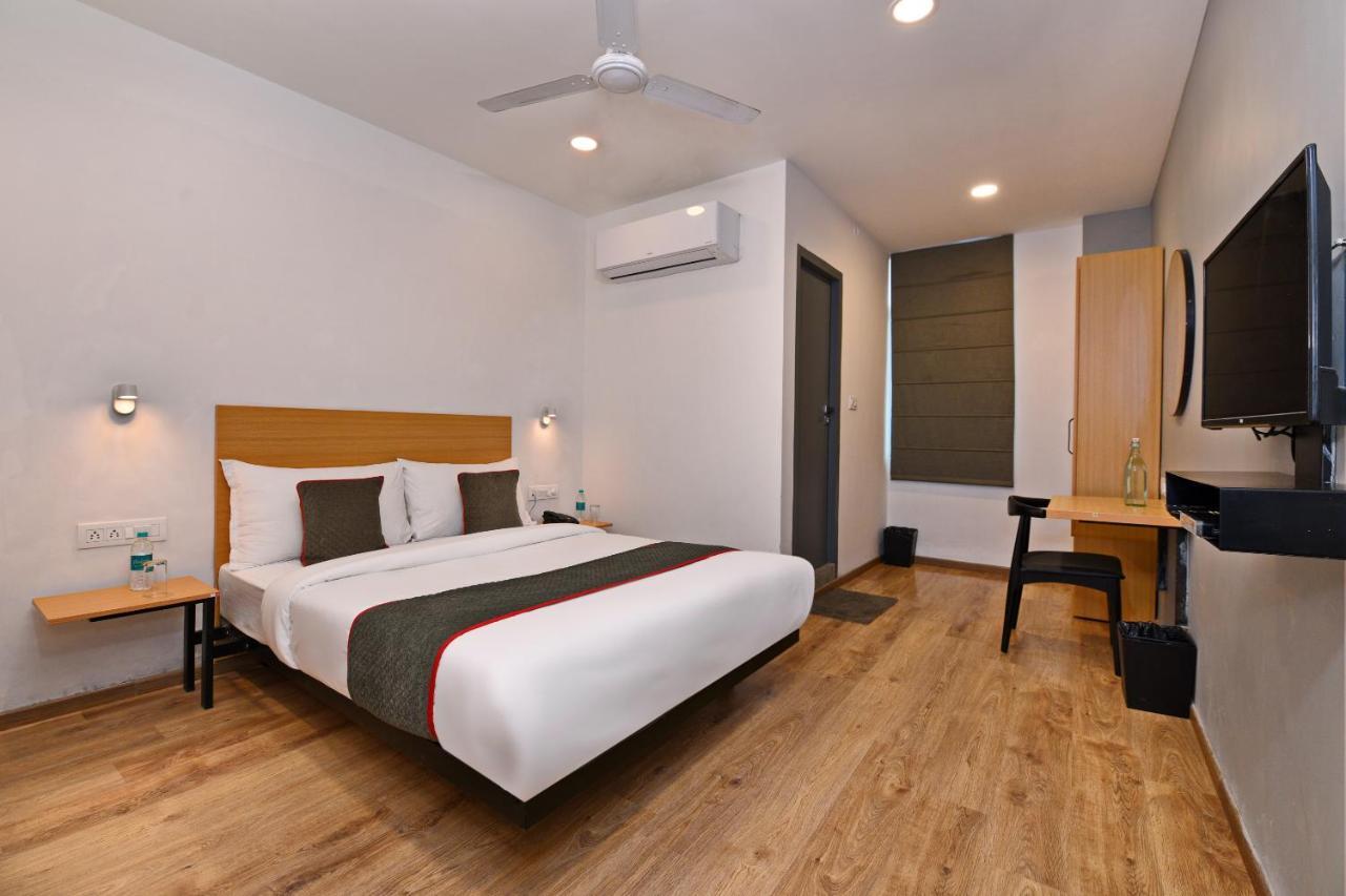 Townhouse Function Inn Near Chaudhary Charan Singh International Airport 勒克瑙 外观 照片