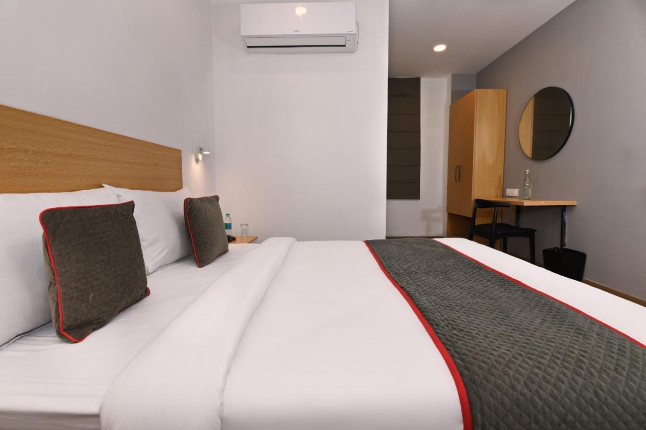 Townhouse Function Inn Near Chaudhary Charan Singh International Airport 勒克瑙 外观 照片