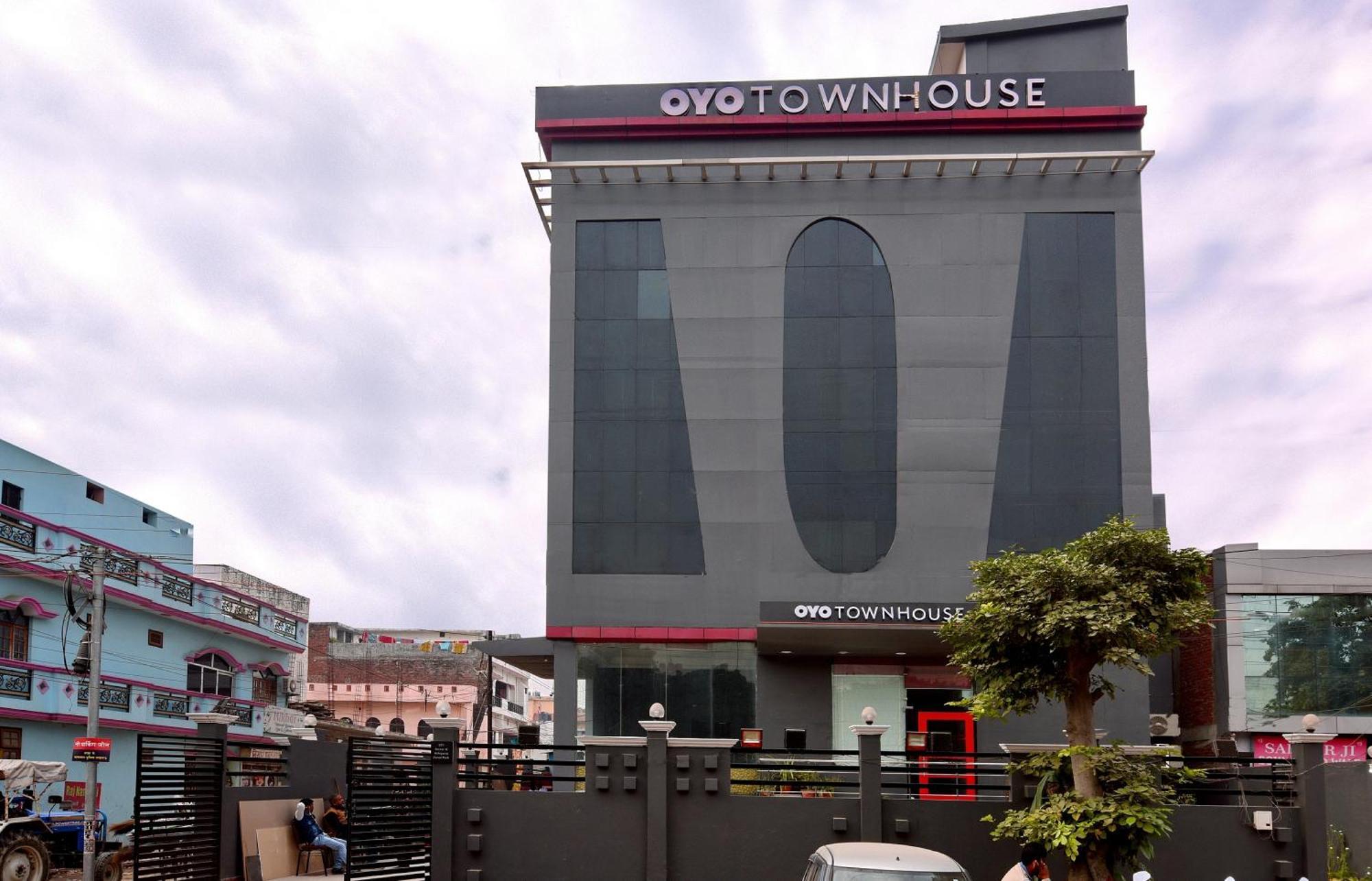 Townhouse Function Inn Near Chaudhary Charan Singh International Airport 勒克瑙 外观 照片