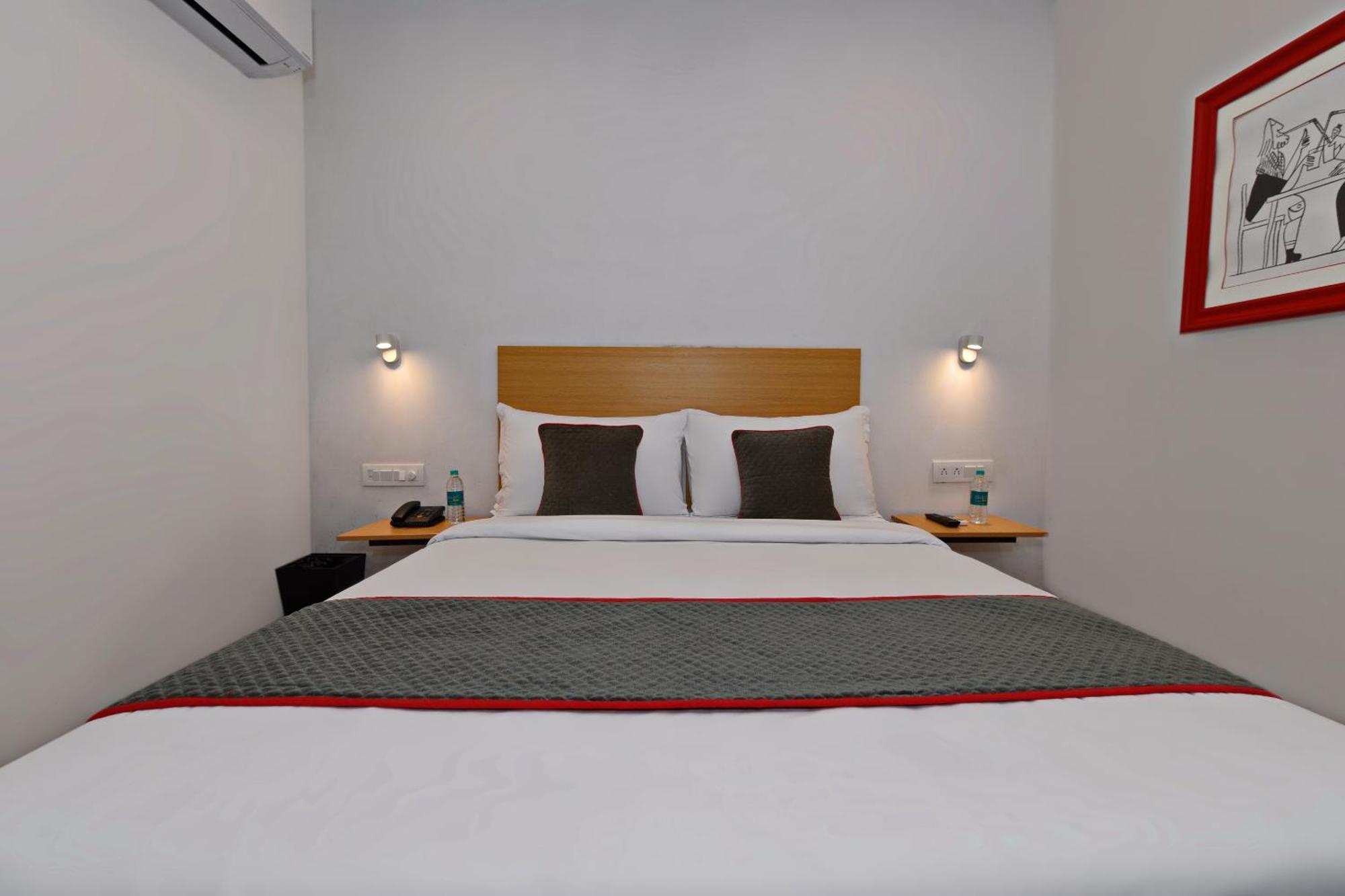 Townhouse Function Inn Near Chaudhary Charan Singh International Airport 勒克瑙 外观 照片