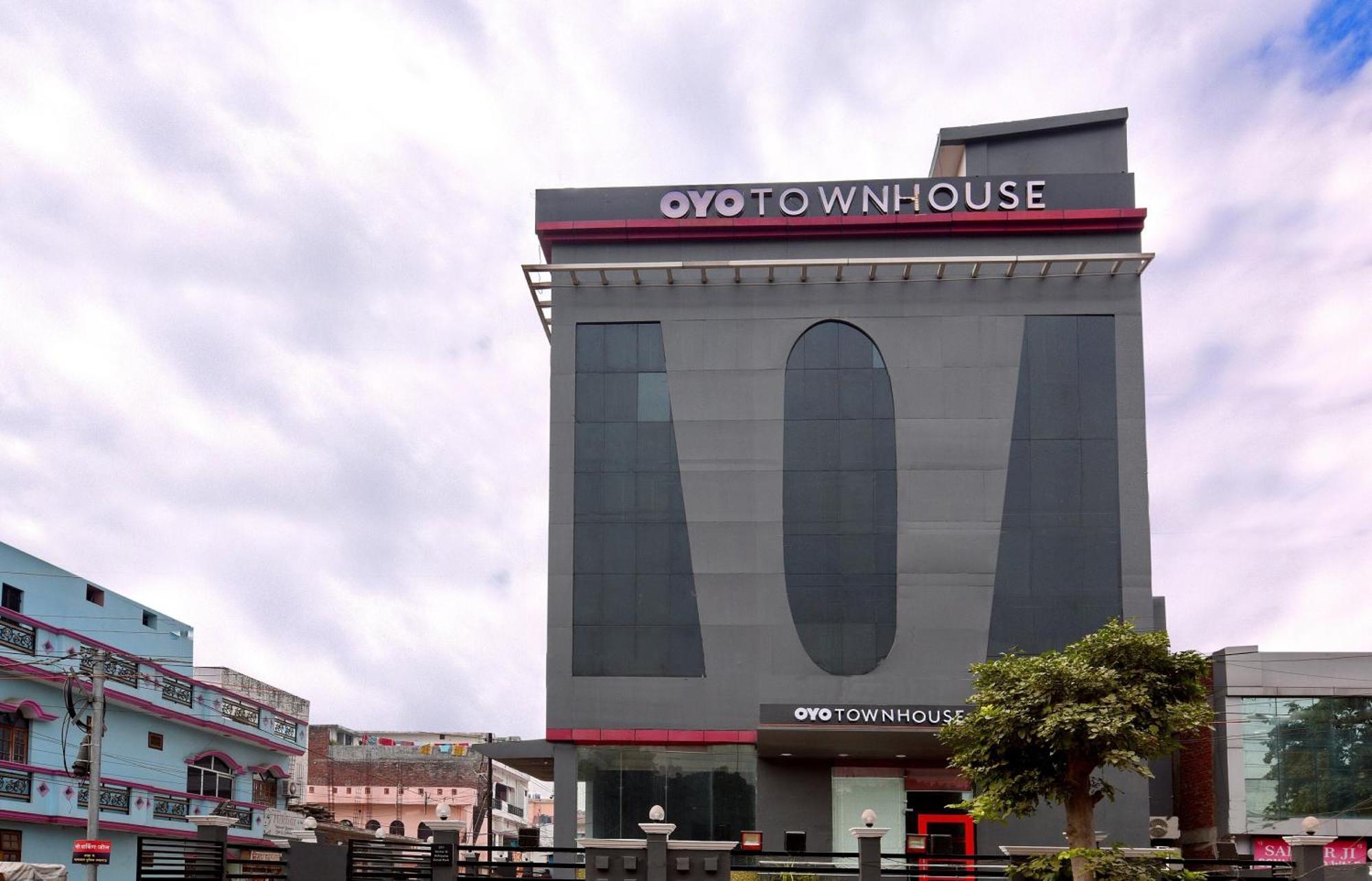 Townhouse Function Inn Near Chaudhary Charan Singh International Airport 勒克瑙 外观 照片