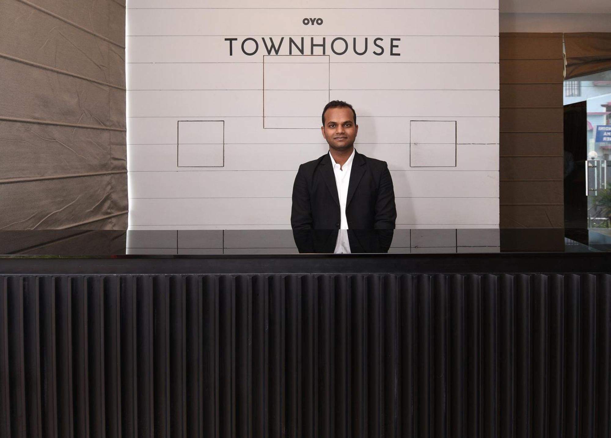 Townhouse Function Inn Near Chaudhary Charan Singh International Airport 勒克瑙 外观 照片