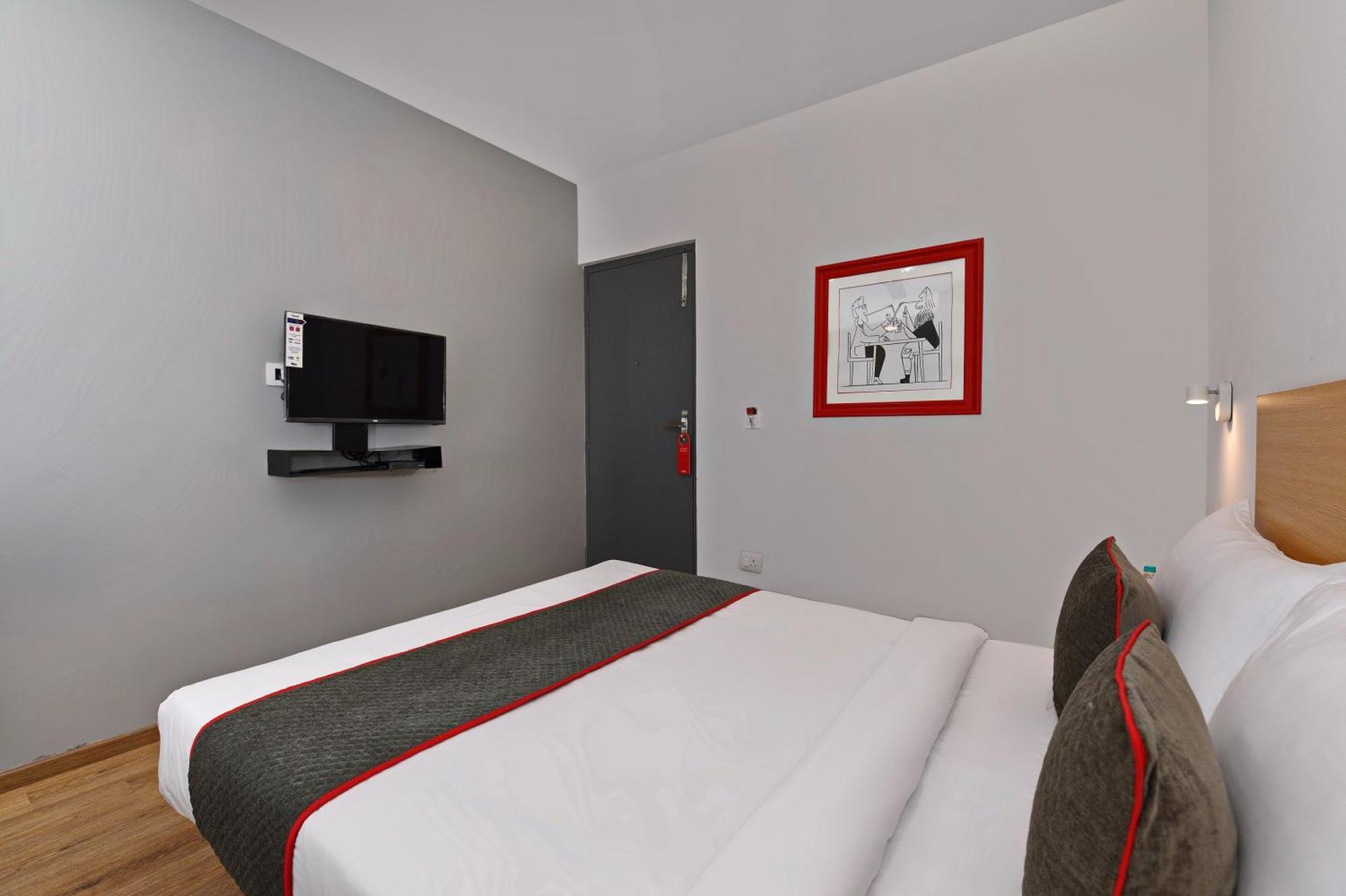 Townhouse Function Inn Near Chaudhary Charan Singh International Airport 勒克瑙 外观 照片
