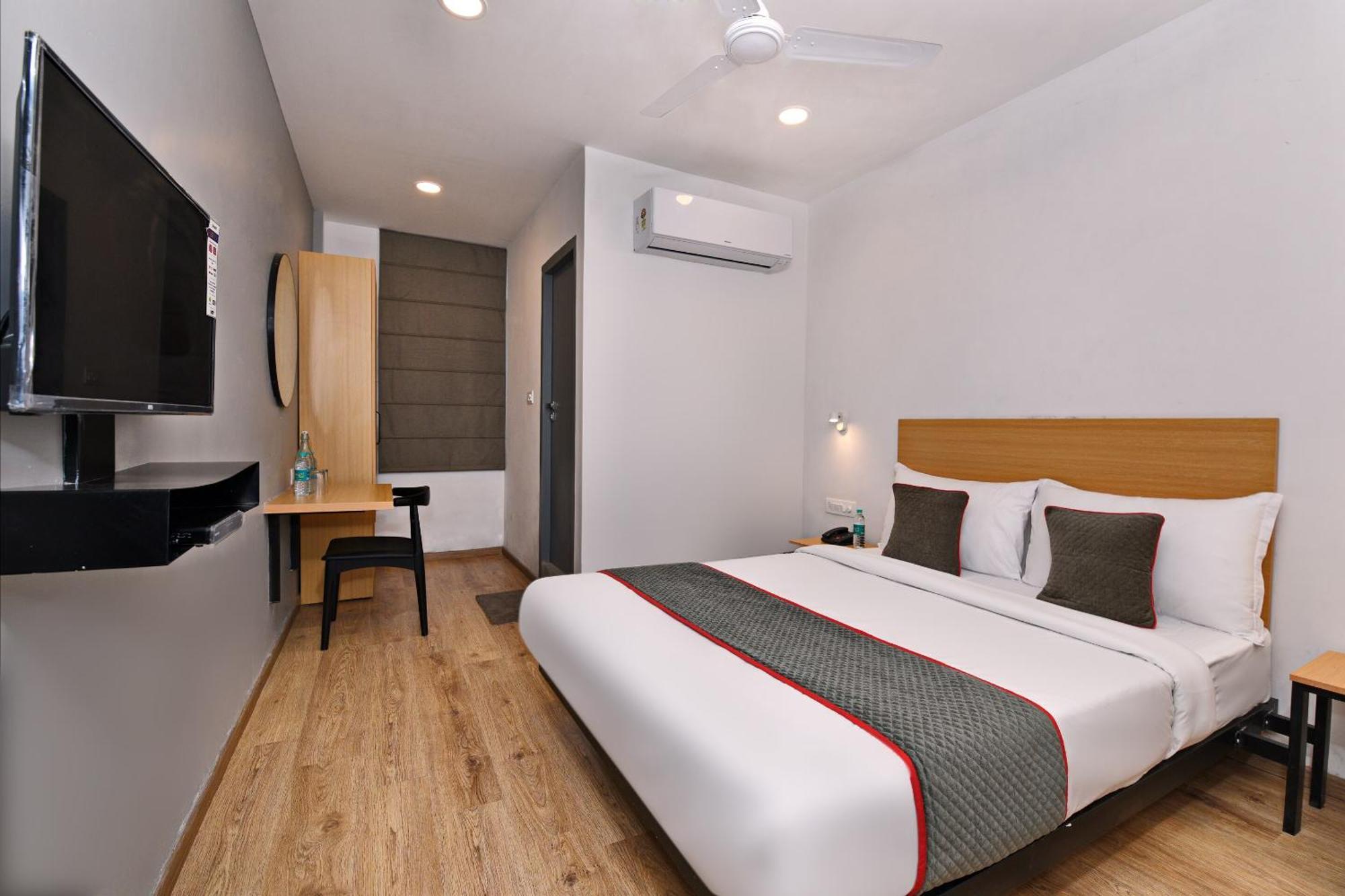 Townhouse Function Inn Near Chaudhary Charan Singh International Airport 勒克瑙 外观 照片