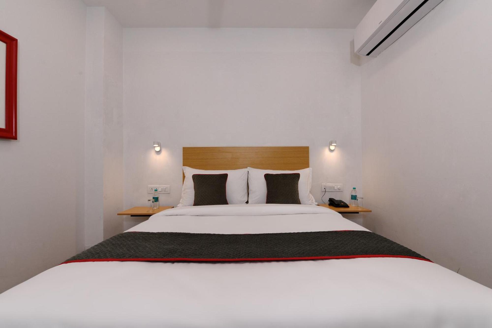 Townhouse Function Inn Near Chaudhary Charan Singh International Airport 勒克瑙 外观 照片